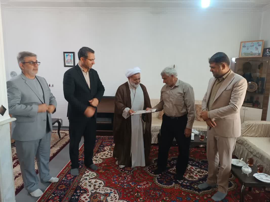 تکریم خانواده  شهید عرصه  امنیت پایدار  و جانباز دوران دفاع مقدس در چالدران