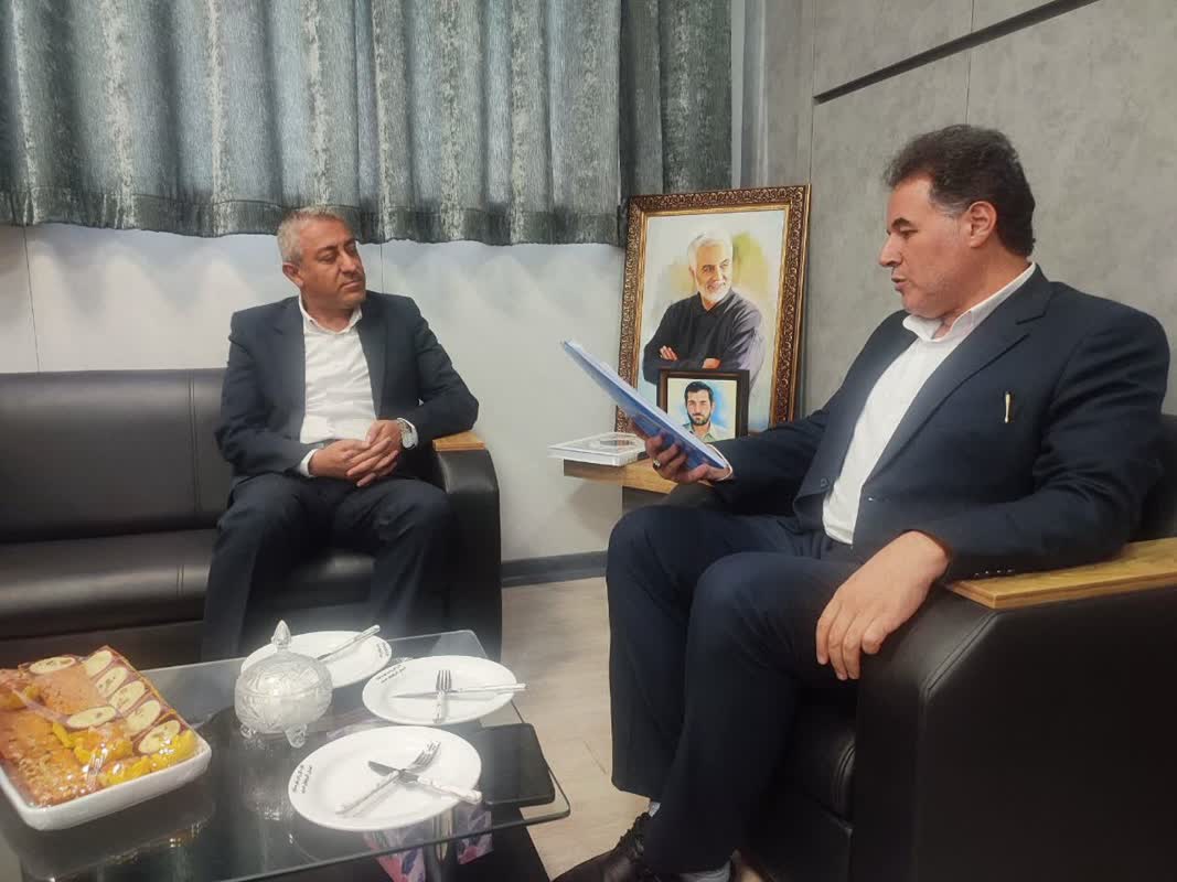 دیدار  صمد اکبری فرماندار چالدران، با مهندس آرامون، مدیرکل راه و شهرسازی استان