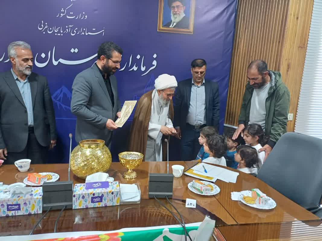 مراسم تقدیر از خانوادهای خوش جمعیت در چالدران