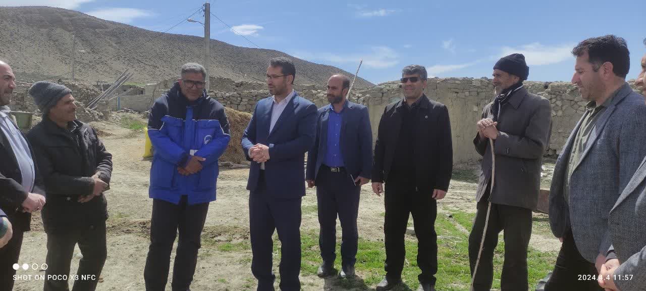 با حضور محمد رضا عبداله نژاد فرماندار چالدران ، بخشدار مرکزی و جمعی از رئیس ادارات مسائل و مشکلات روستای ریحانلوی سفلی در قالب بازدید میدانی از نزدیک مورد بحث و بررسی قرار گرفت