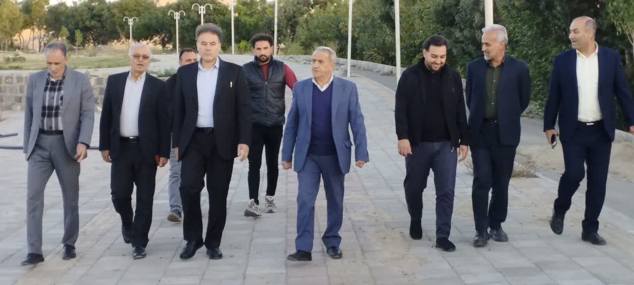 بازدید فرماندار چالدران از طرح توسعه پارک ملت چالدران