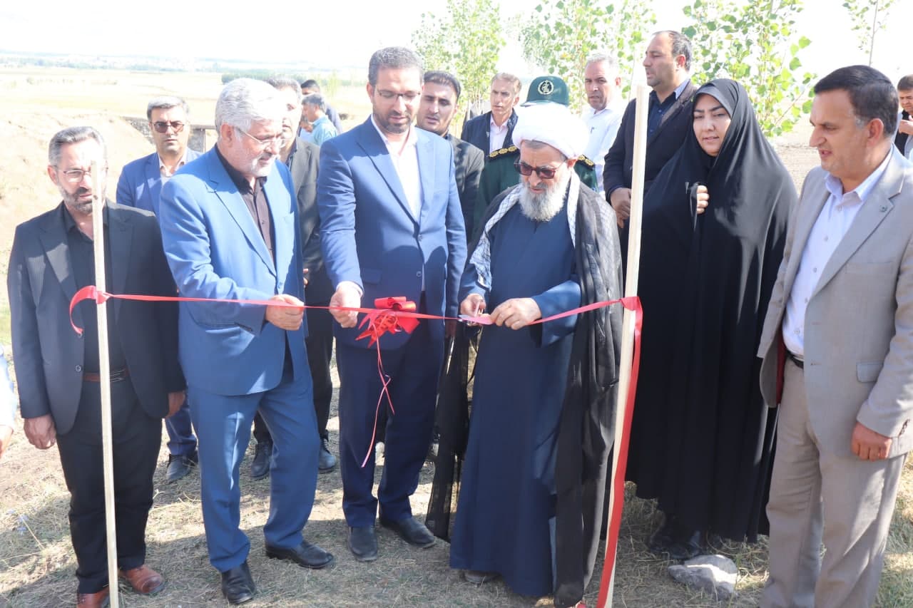 به مناسبت گرامیداشت هفته دولت : افتتاح پروژه آبخیزداری حوزه روستای دیلک وردی بخش دشتک شهرستان چالدران با اعتبار 1 میلیارد تومان