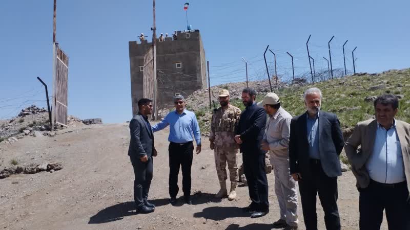 بازدید فرماندار و فرمانده سپاه چالدران از پاسگاه مرزی شیخ سیلو علیا
