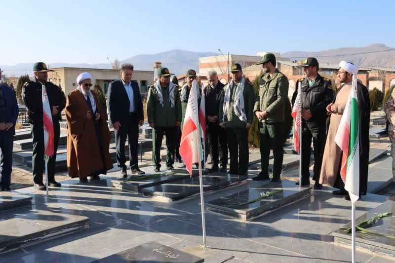 برگزاری مراسم عطر افشانی و غبارروبی مزار شهدا