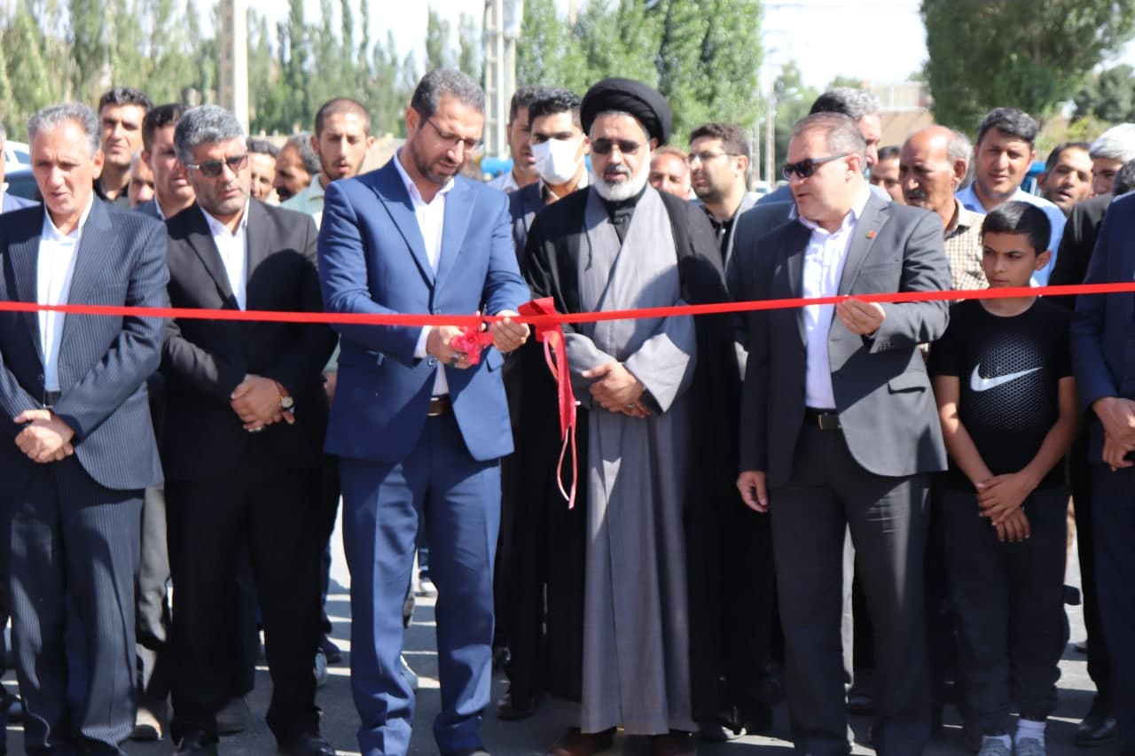 همزمان با گرامیداشت هفته دولت آسفالت ریزی محور روستای گل اشاقی به روستای سعدل مورد بهره برداری قرار گرفت.