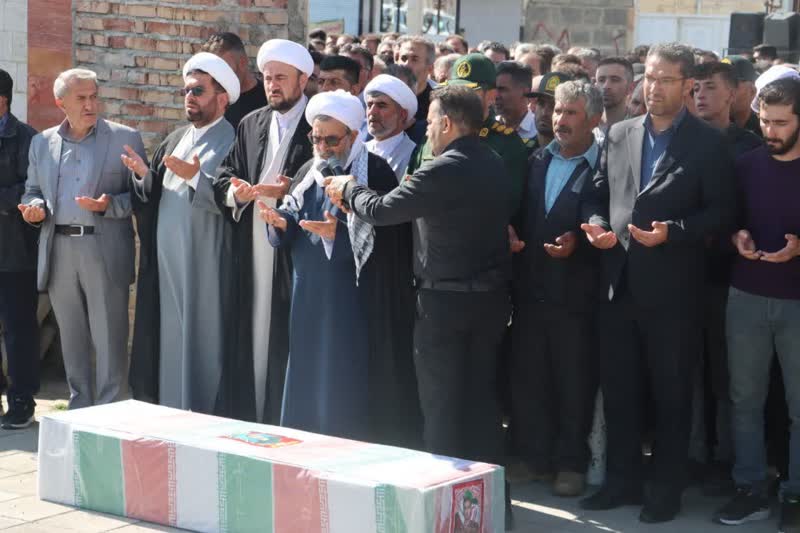 مراسم تشییع پیکر مطهر شهید والا مقام بهنام اکبر نژاد