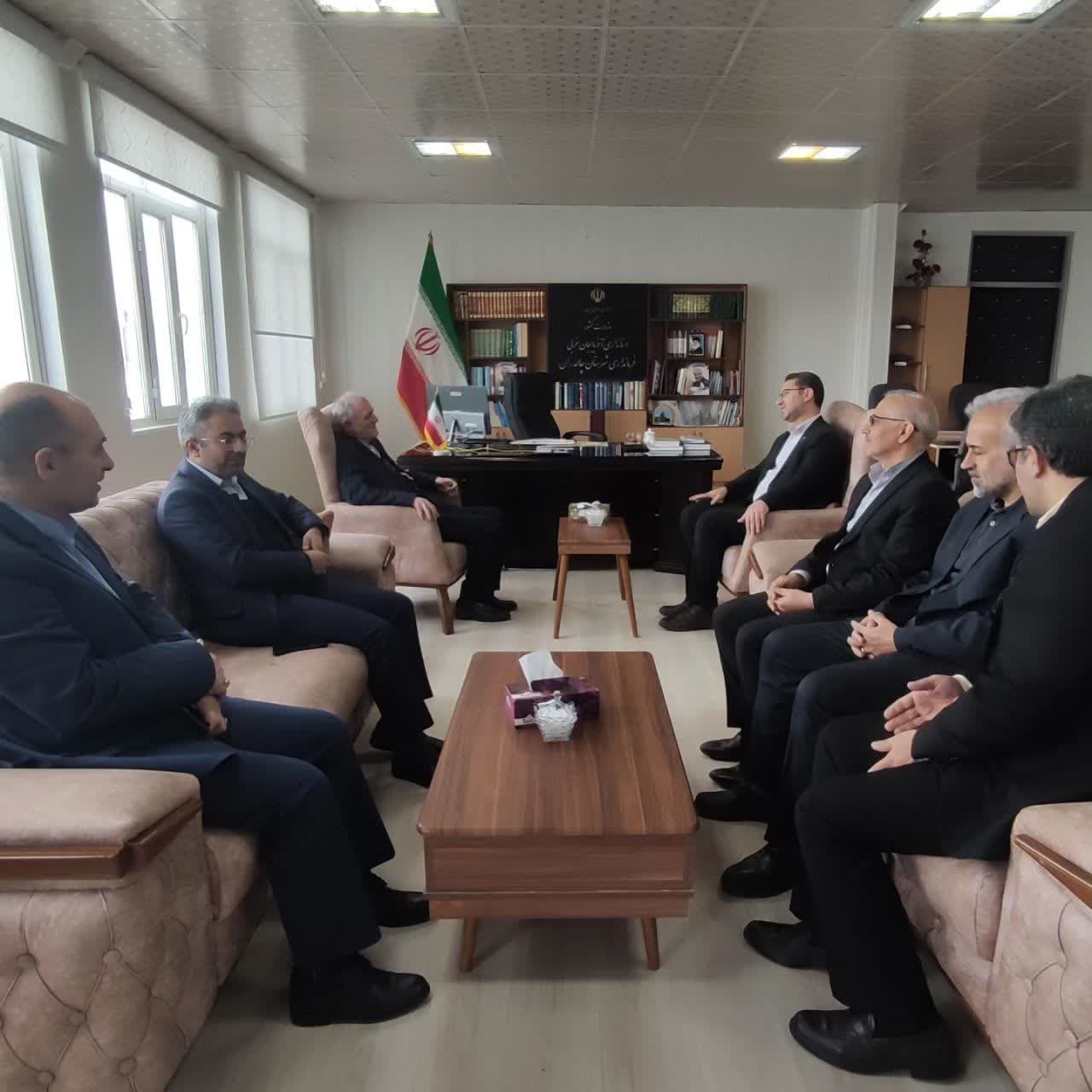 دیدار محمد رضا عبداله نژاد فرماندار چالدران با جعفر ذوالفقاری معاون توسعه مدیریت و منابع استاندار آذربایجان غربی