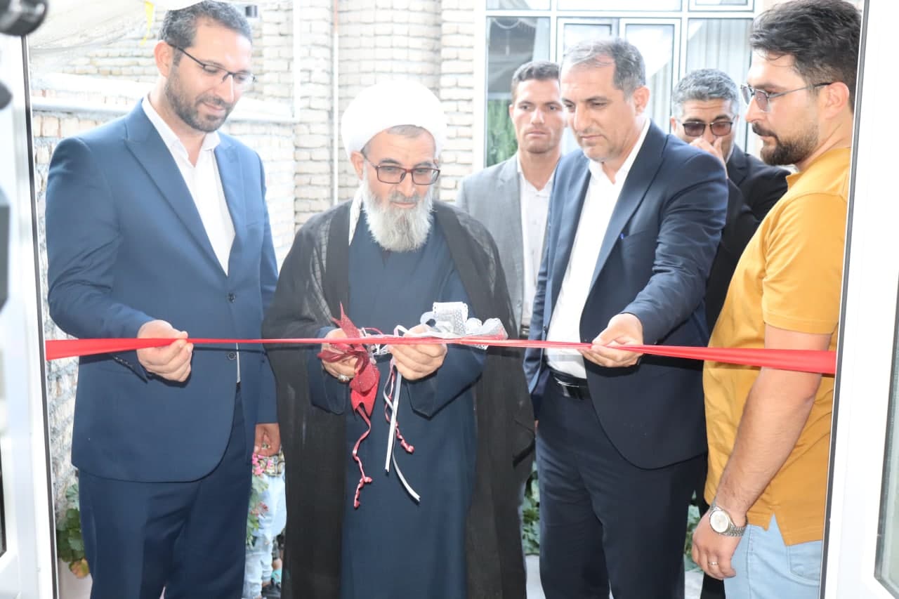 همزمان با سومین روز از گرامیداشت هفته دولت 40واحد مسکونی روستائی مقاوم سازی شده با اعتبار بیش از 8 میلیارد تومان بصور نمادین در روستای خضرلو به بهره برداری رسید.