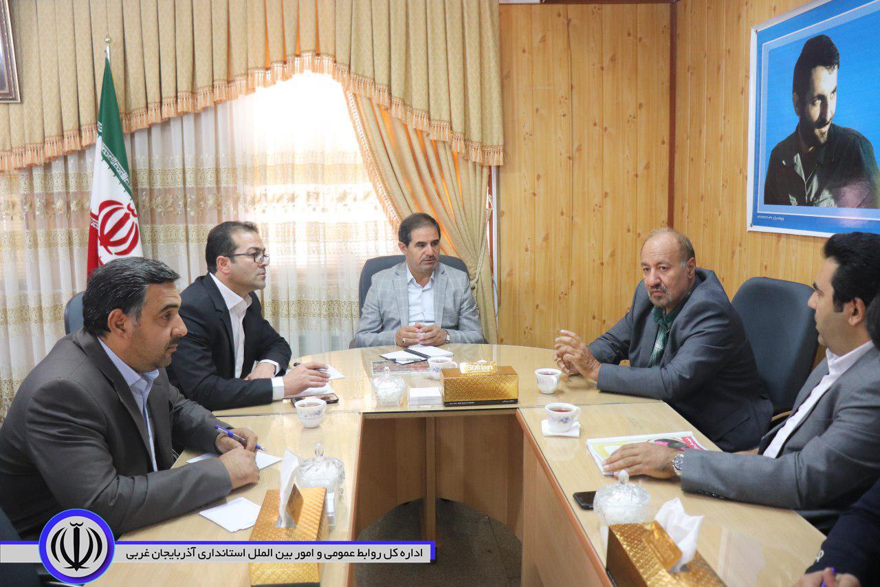 فرماندار چالدران:با حضور سرمایه گذار داخلی مقدمات راه اندازی صنایع تبدیلی سیب زمینی در شهرستان چالدران فراهم می شود.
