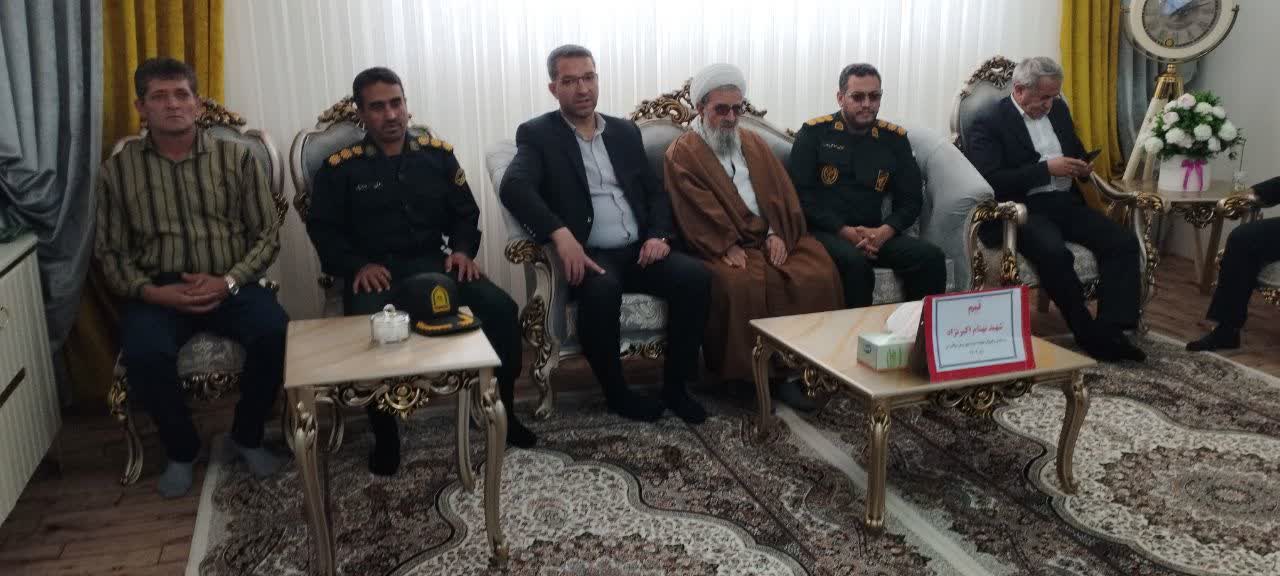 تجلیل ازخانواده شهید امنیت پایدار  در چالدران