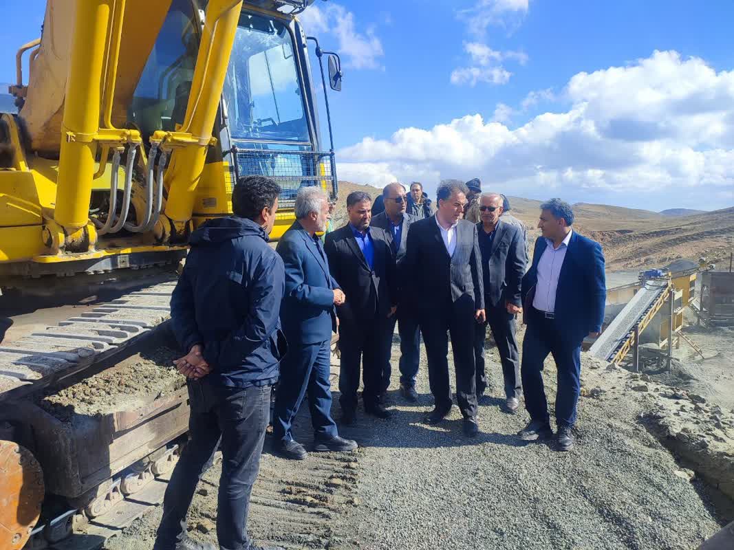 بازدید فرماندار چالدران از معدن سنگ آهن روستای انبار ماران