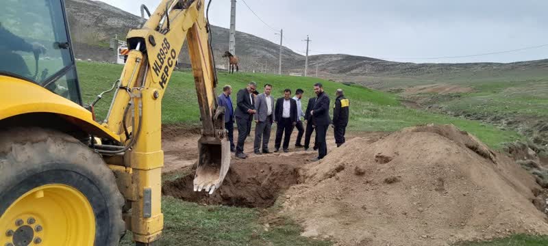 بازدید فرماندار چالدران از آغاز عملیات اجرائی  طرح تامین آب شرب روستای جبار کندی