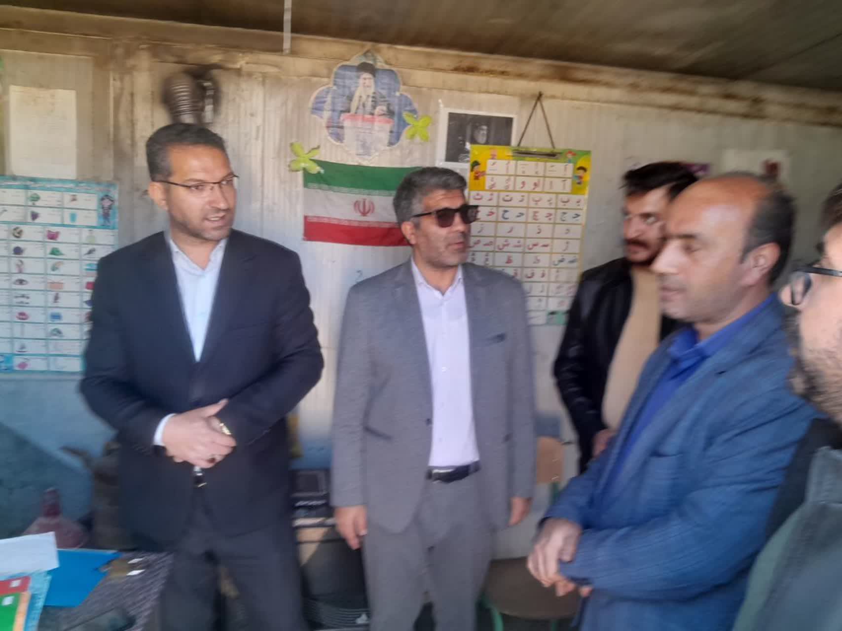 دیدار فرماندار چالدران با معلمان  روستای  محلملو