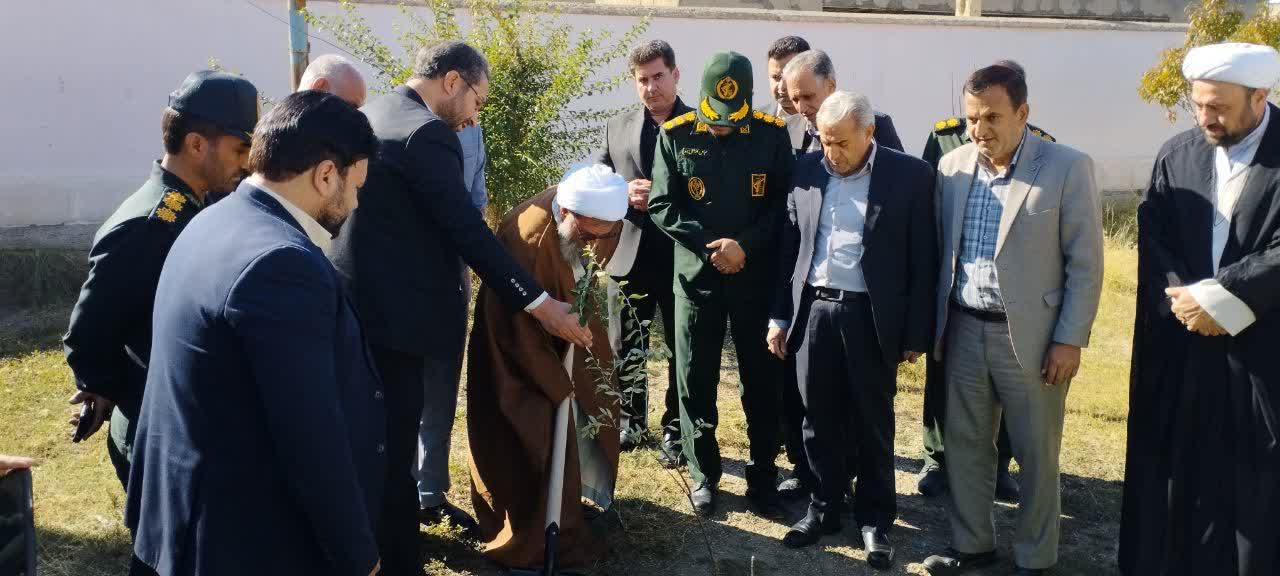 اجرای  طرح پویش ملی «مهر سبز » در مدرسه دخترانه فاطمیه چالدران