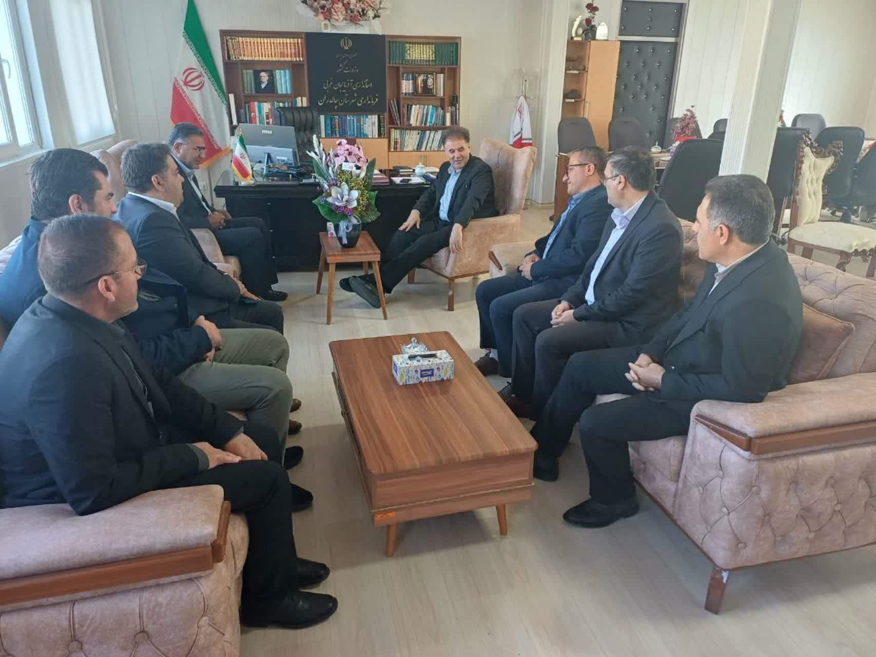 دیدار  جمعی از اعضای شورای اداری  چالدران با فرماندار جدید