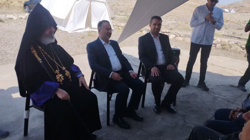 دیدار سرپرست معاون سیاسی و اجتماعی استانداری و فرماندار چالدران  با  اسقف گریگور چیفتچیان خلیفه کل ارامنه آذربایجان