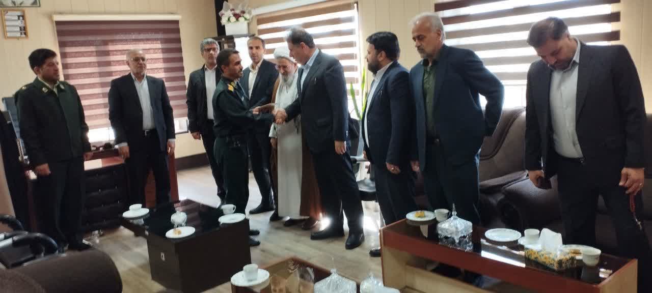 دیدار فرماندار .امام جمعه و اعضای شورای تامین شهرستان چالدران با فرمانده انتظامی
