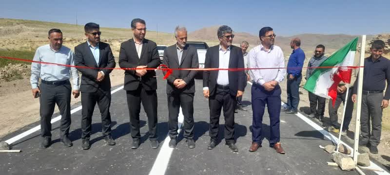 افتتاح طرح بهسازی و آسفالت ریزی راه روستای آغ دیزج  در چالدران
