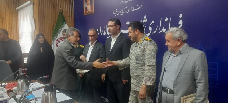 تجلیل از مدیران ادارات برتر شهرستان چالدران