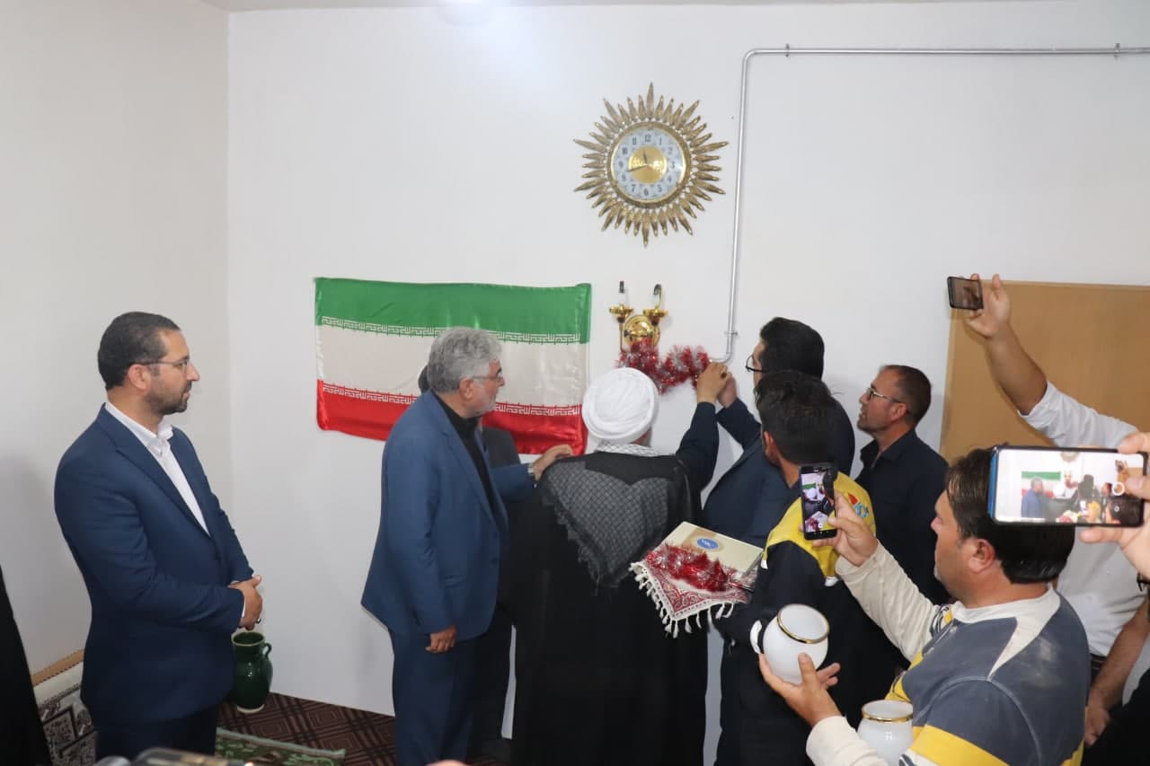 به مناسبت گرامیداشت هفته دولت : افتتاح پروژه گازرسانی به روستاهای محور صفر مرزی پیراحمدکندی بخش دشتک شهرستان چالدران با اعتبار بیش از 4میلیارد تومان