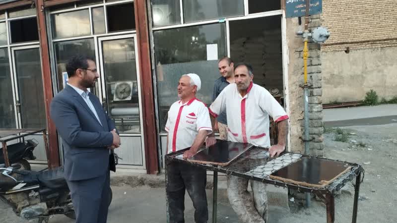 بازدید سرزده فرماندار چالدران از نانوائی های شهر چالدران