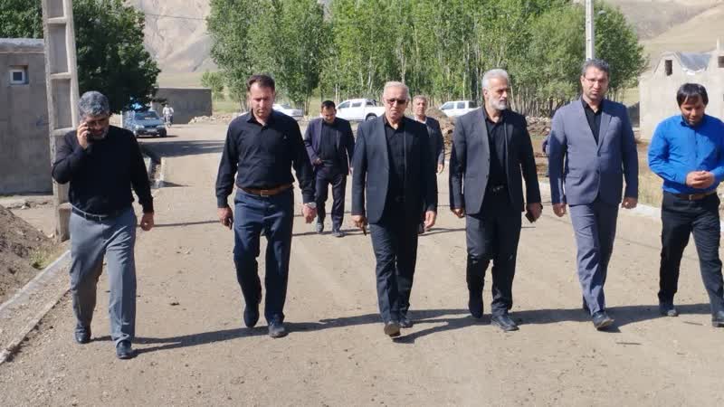 بازدید فرماندار چالدران از روند عملیات اجرائی زیر سازی و بهسازی معابر روستای تولکی تپه سی برای آسفالت ریزی