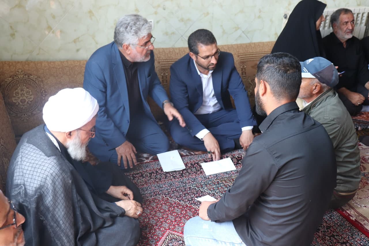 به مناسبت گرامیداشت هفته دولت : دیدار چهره به چهره مسئولین شهرستانی با مردم شهر آواجیق