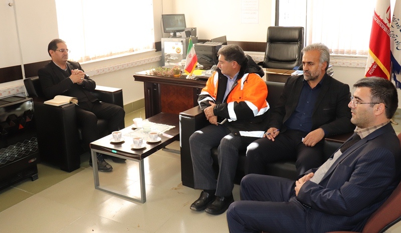 محمدزاده فرماندار چالدران:تمامی اکیب های راهداری آماده ارائه خدمات برای مسافران در محورهای ارتباطی شهرستان می باشند.
