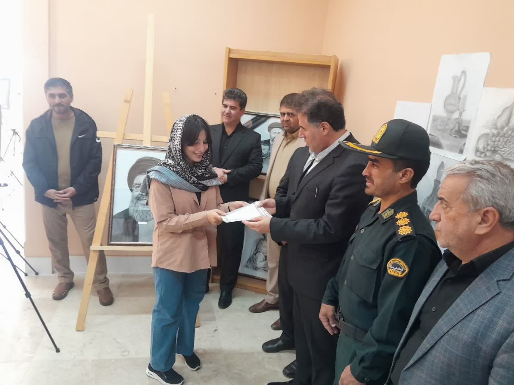 افتتاح نمایشگاه نقاشی و طراحی  در شهرستان چالدران