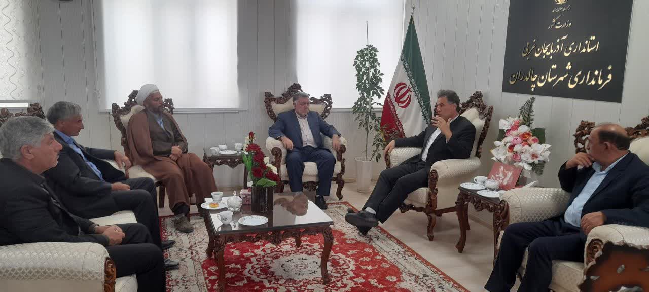 دیدار اعضای دفتر نظارت  بر هفتمین دوره انتخابات شوراهای شهر و روستا با فرماندار چالدران