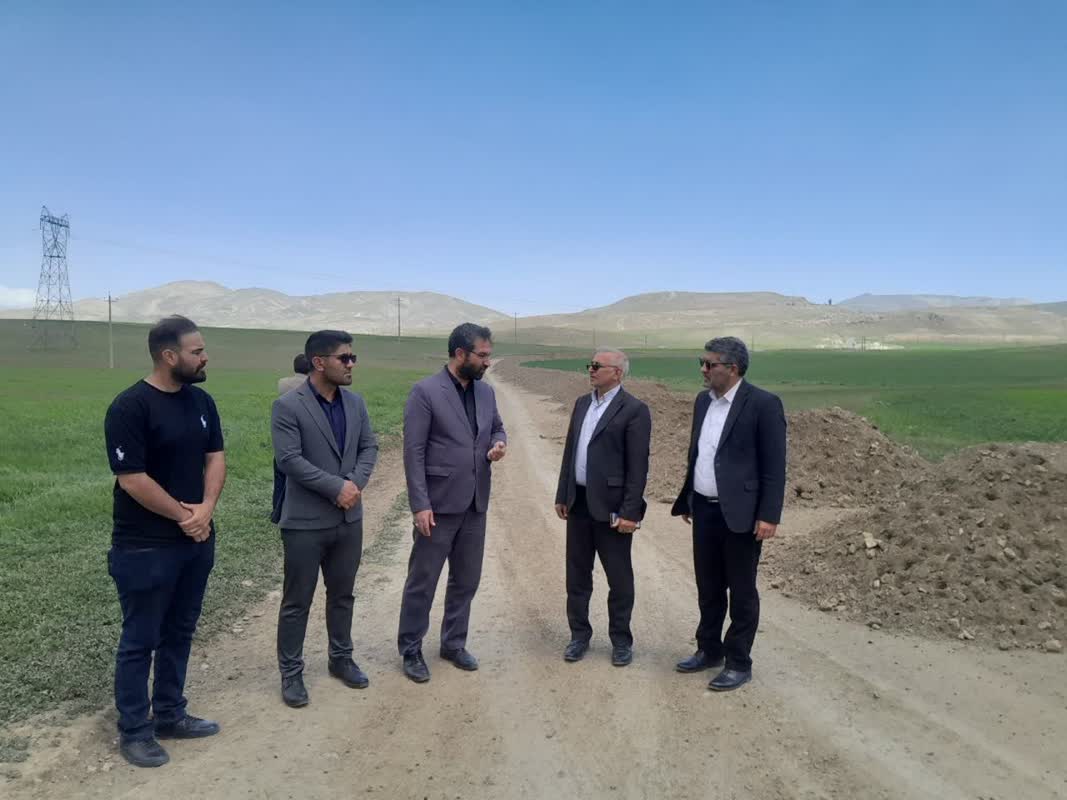 بازدید فرماندار چالدران  از عملیات اجرایی بهسازی و زیرسازی آسفالت جاده مواصلاتی روستای آغ دبزج