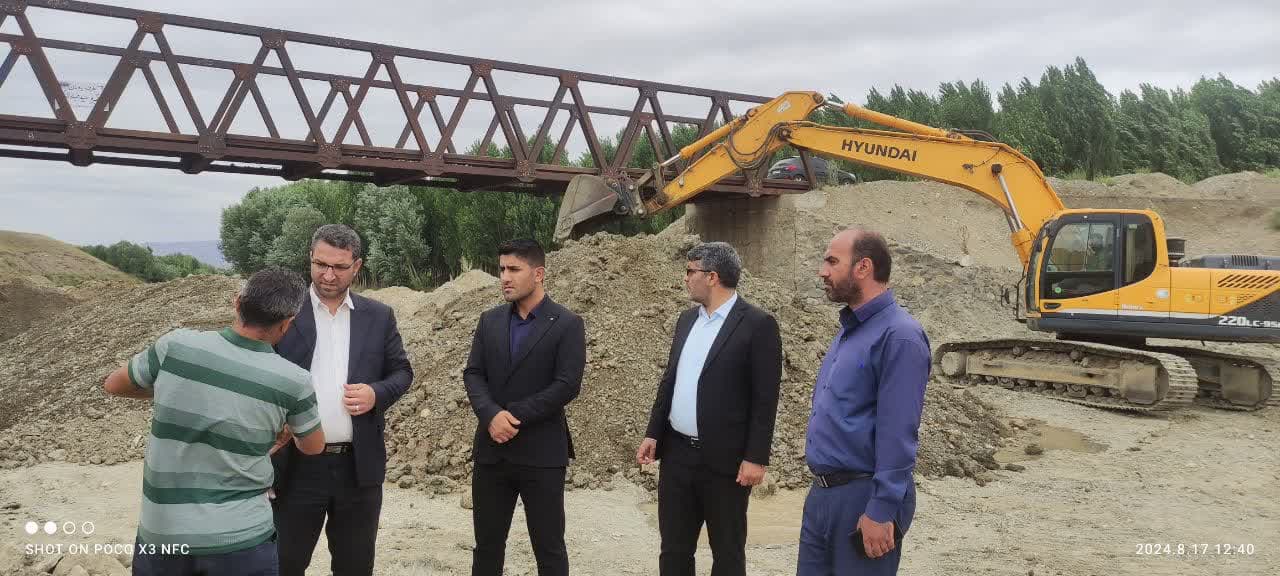💢 محمد رضا عبدالله نژاد فرماندار چالدران از روند اجرایی پل قرخ بلاغ بازدید کرد .