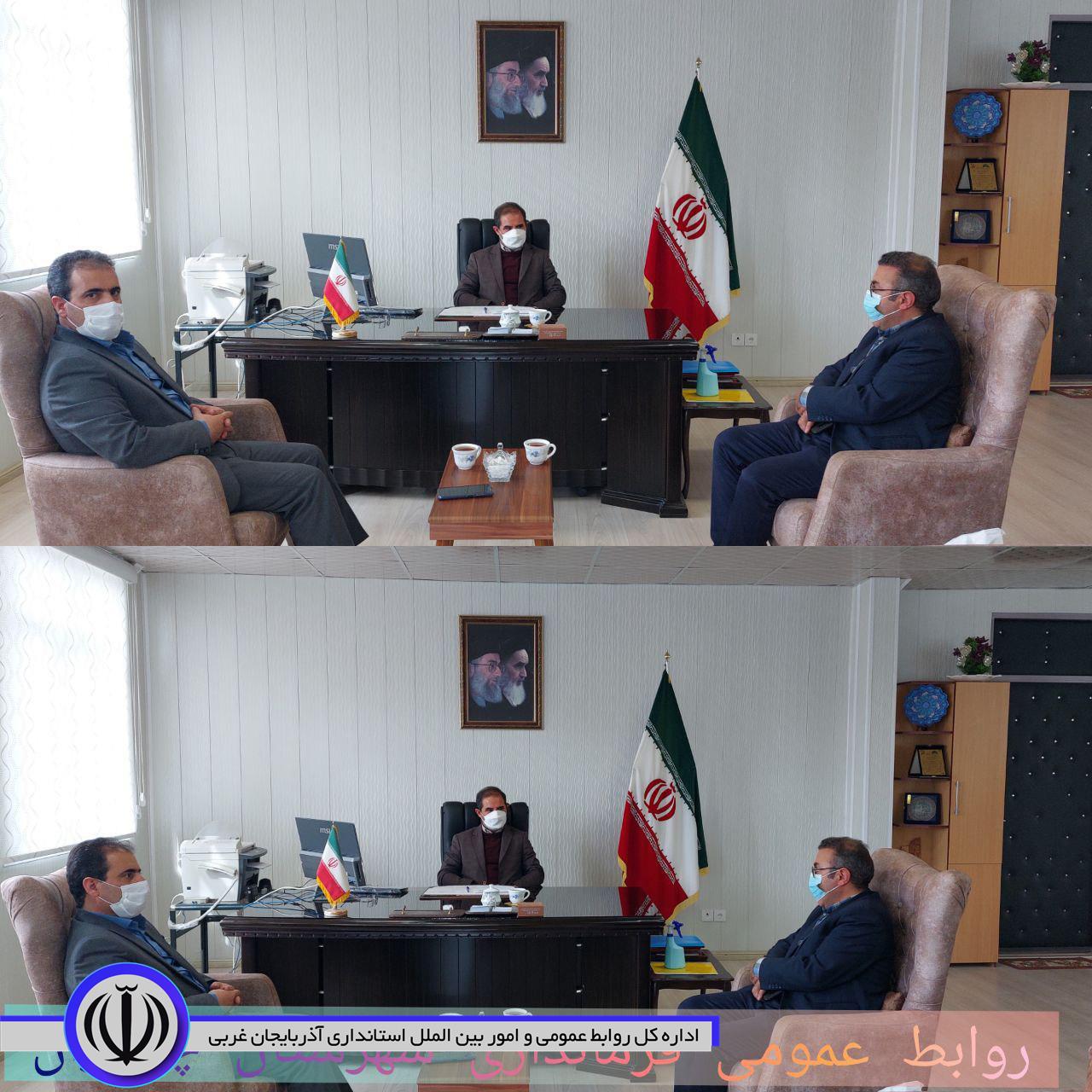 جعفرزاده رئیس جدید بانک ملی شهرستان چالدران با حضور در فرمانداری با محمد زاده فرماندار شهرستان چالدران دیدار و گفتگو کرد.