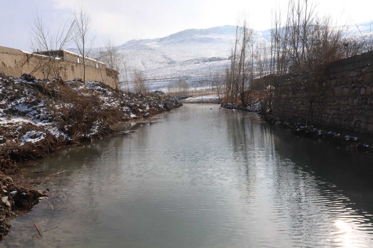  بازدید فرماندار شهرستان چالدران از روستای محلملو سفلی از توابع بخش مرکزی