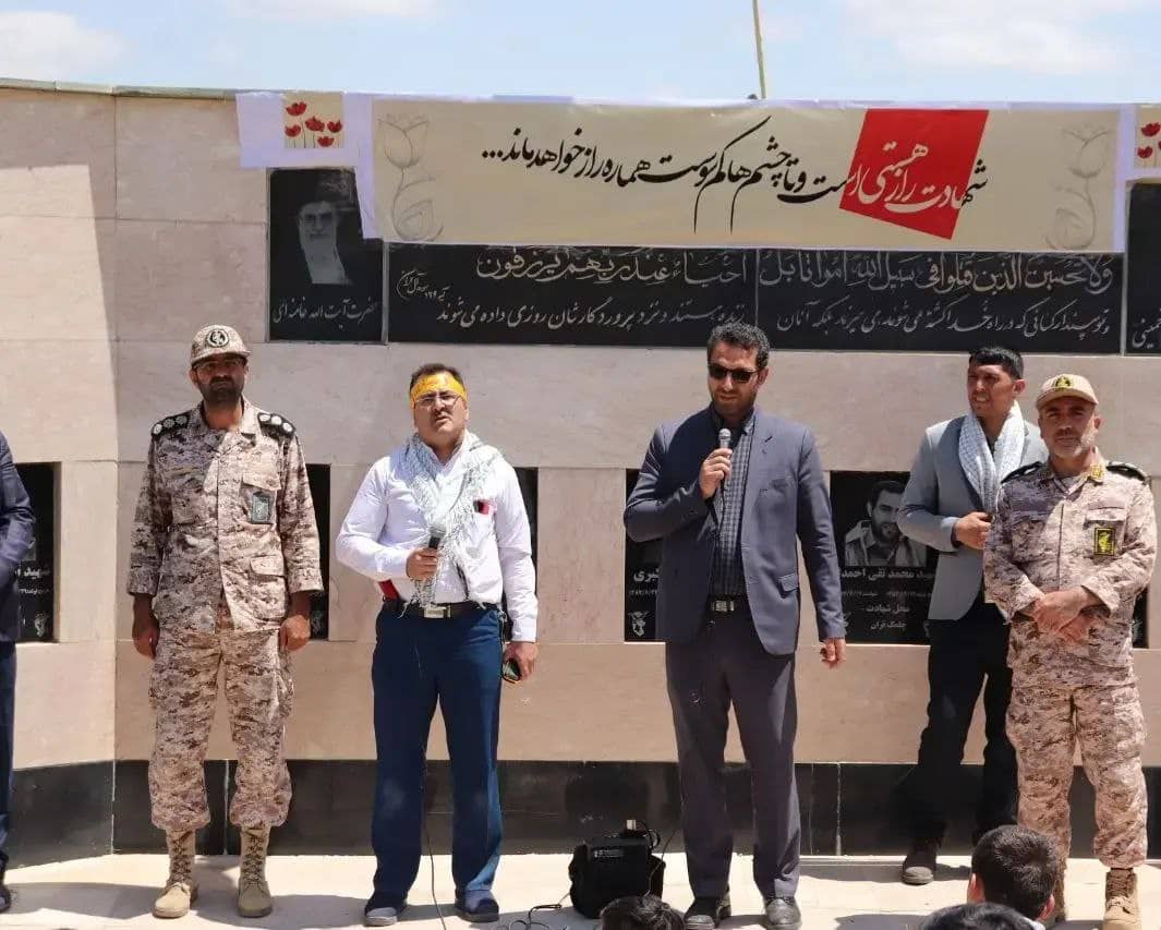 محمد رضا عبدالله نژاد فرماندارشهرستان چالدران در قالب کاروان راهیان نور شمال غرب کشور ضمن تجدید میثاق با آرمانهای والای شهدا از مناطق عملیاتی و یادمان شهدای محلملوی چالدران بازدید کرد.