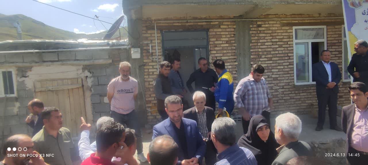 با حضور عبداله نژاد فرماندار و جمعی از مسئولین ادارات چالدران در قالب طرح یادگار شهید رئیس جمهور آیت الله رئیسی گاز رسانی به روستاهای سلیمان آغل و جمال کندی با اعتبار بیش از 11 میلیارد ریال با بهر