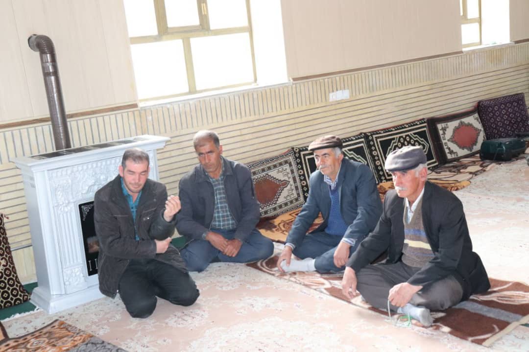 ✅محمد رضا عبدالله نژاد فرماندار شهرستان چالدران به همراه معاونین خود با حضور در مسجد روستای بیگ کندی ضمن دیدار با اهالی این روستا مسائل و مشکلات این روستا را مورد بحث و بررسی قرار داد.