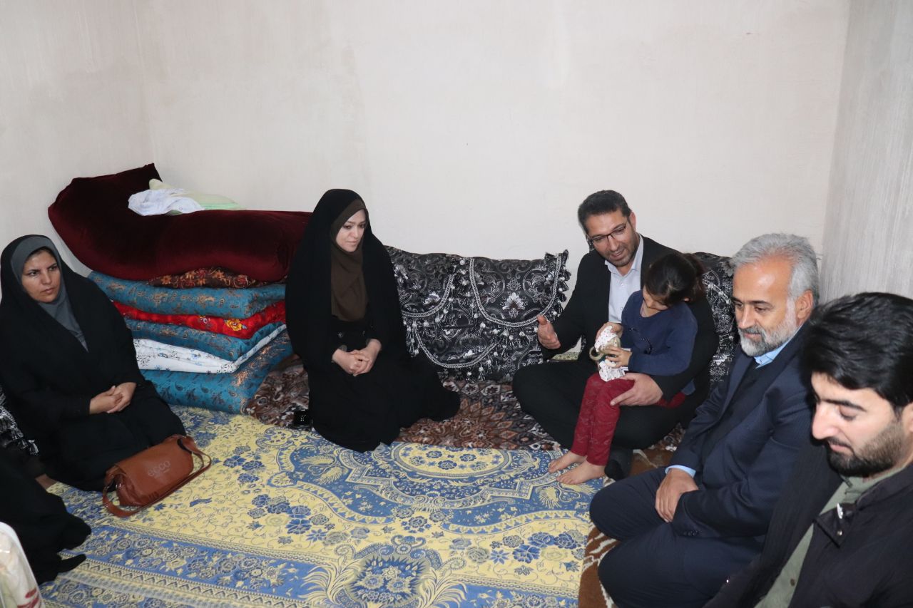 دیدار فرماندار شهرستان چالدران از معلولین تحت پوشش شهرستان به مناسبت هفته معلولین