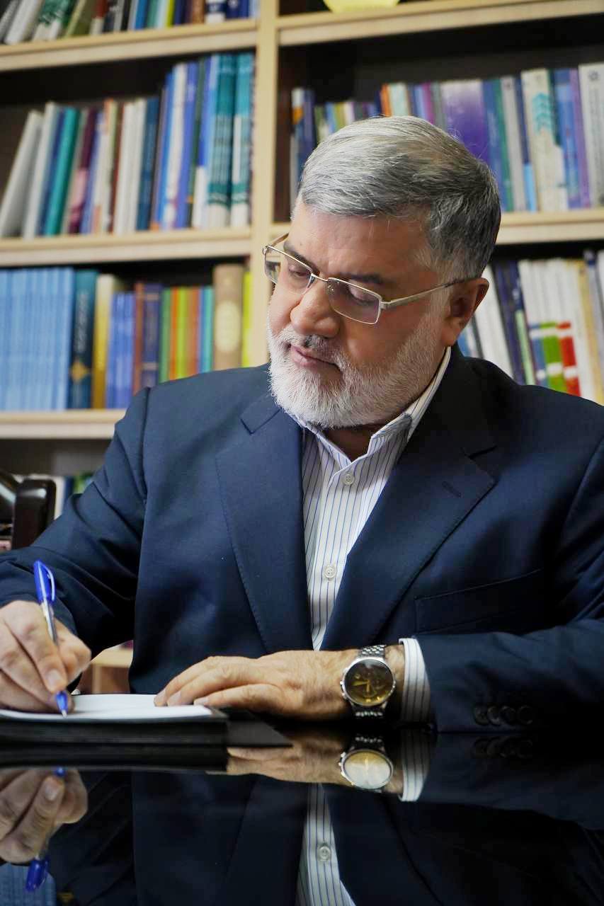 پیام محمدصادق معتمدیان استاندارآذربایجان غربى به مناسبت گرامیداشت هفته هنر انقلاب اسلامى