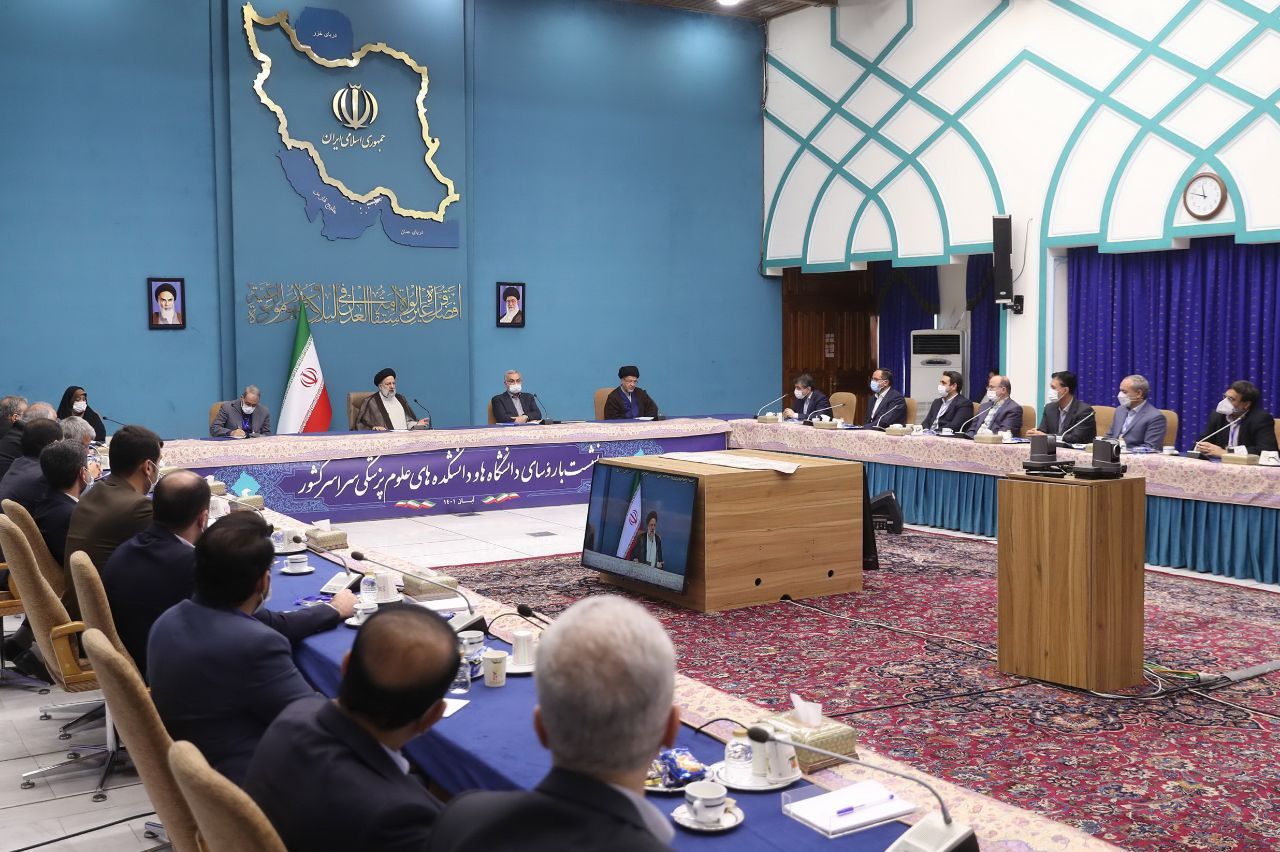 رئیس جمهور در دیدار رسای دانشگاه های علوم پزشکی تایید کرد: