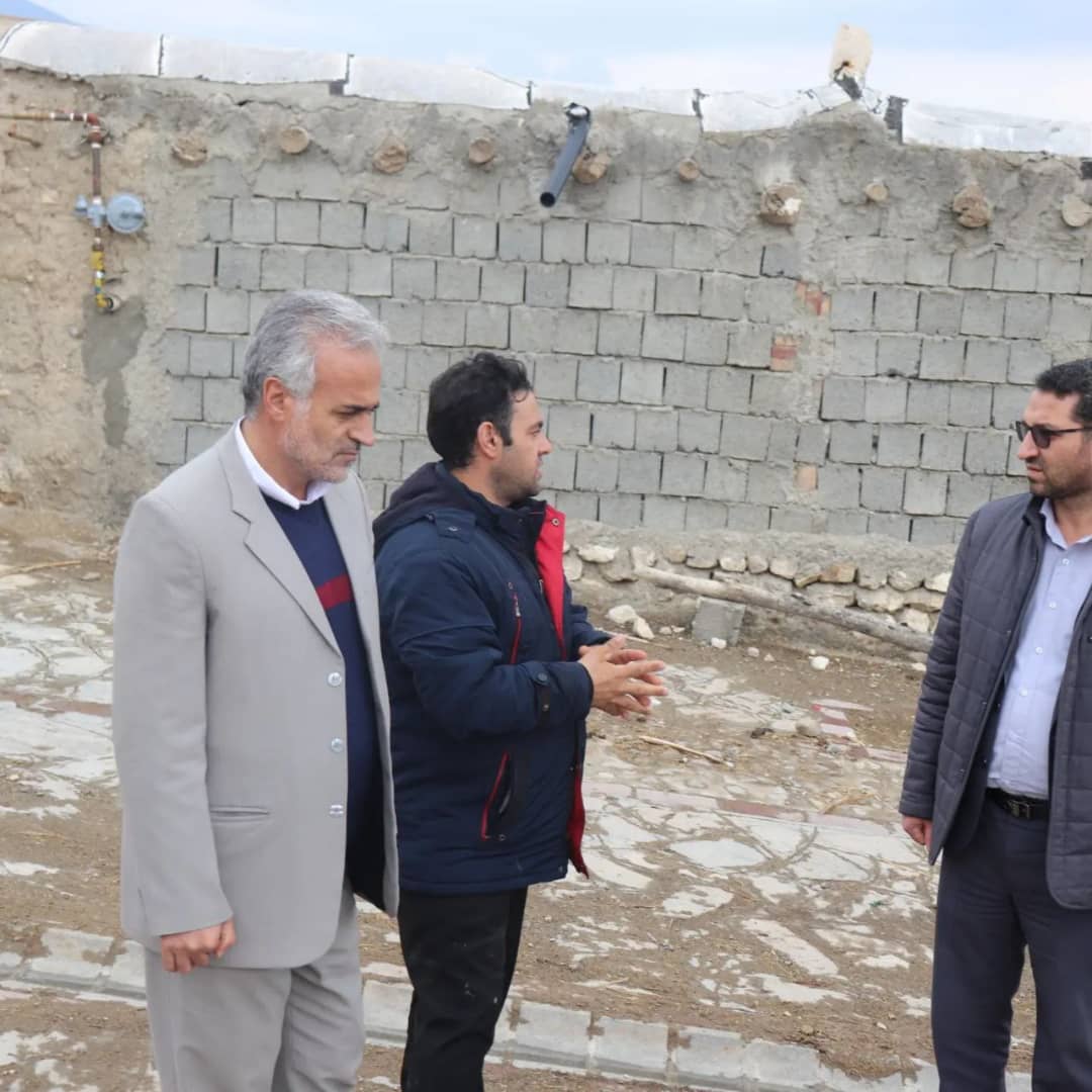 ✅عبدالله نژاد فرماندار شهرستان چالدران ، با حضور در روستای بابا احمد ضمن بازدید از روستا از نزدیک مسائل و مشکلات اهالی روستا را مورد بحث و بررسی قرار دادند.