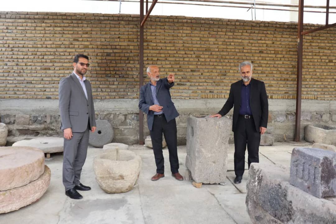 به مناسبت گرامی داشت روز جهانی موزه ها و  هفته میراث‌فرهنگی  محمد رضا عبدالله نژاد فرماندار شهرستان چالدران  در محل اداره میراث فرهنگی ، گردشگری وصنایع دستی چالدران  حضور یافت.