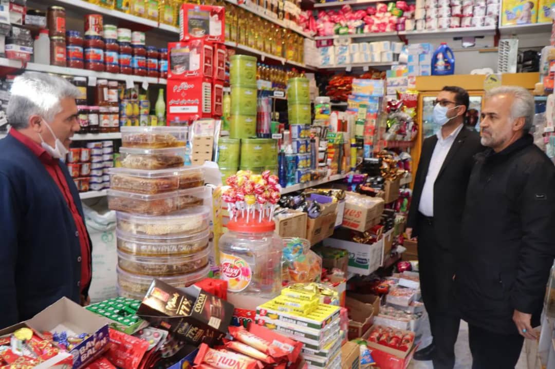 ✅ عبدالله نژاد فرماندار شهرستان چالدران به همراه ابراهیم زاده معاون سیاسی، امنیتی و اجتماعی فرماندار ، با تعدادی از صاحبان صنوف دیدار نمودند.