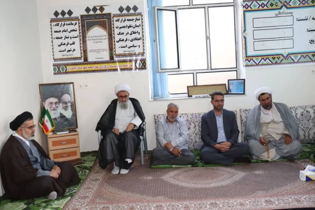 جلسه ستاد بازسازی عتبات عالیات با حضور فرماندار شهرستان چالدران ، در محل دفتر امام جمعه برگزار شد .