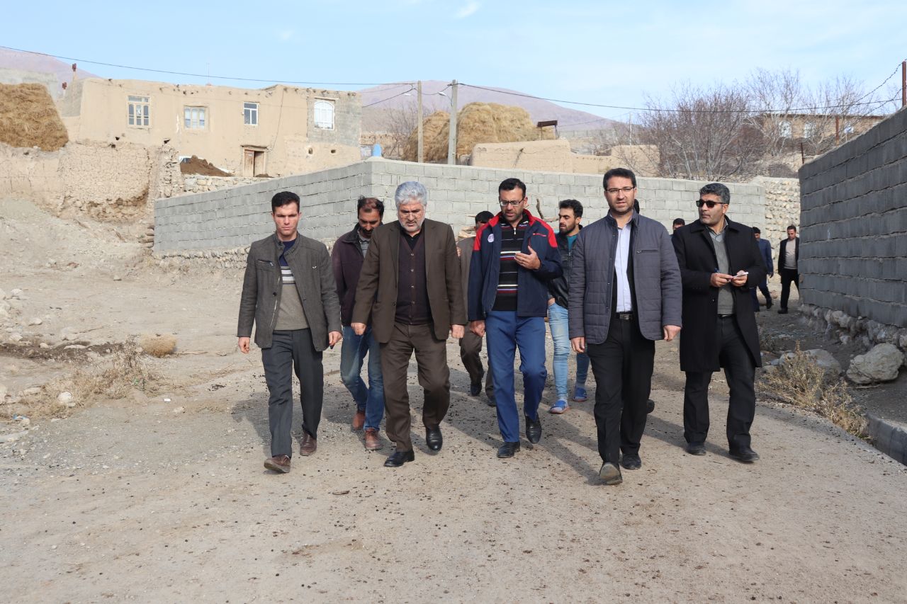 محمد رضا عبدالله نژاد فرماندار چالدران و علی پور نماینده مردم شهرستانهای ماکو ، چالدران ، شوط و پلدشت در مجلس شورای اسلامی در قالب تداوم سفرهای روستایی خود در روستای قوشابلاغ سفلی حضور یافتند