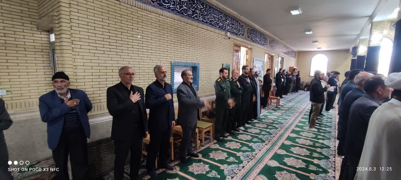 📸گزارش تصویری مراسم گرامیداشت سالگرد ارتحال حضرت امام خمینی( ره ) و شهدای قیام خونین 15 خرداد _ مسجد جامع چالدران 14 خرداد 1403 ┄┅═☫ روابط عمومی فرمانداری چالدران ☫═┅┄