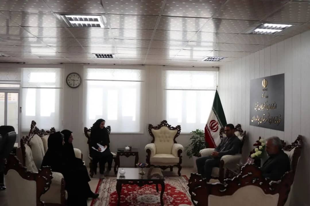 از سه بانوی دهیار شهرستان چالدران تجلیل شد .