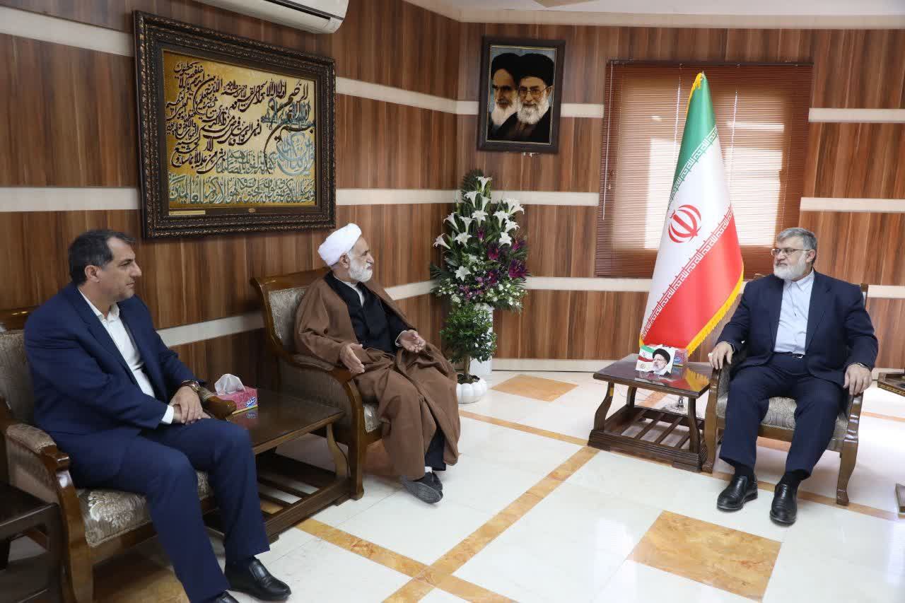 دیدار نماینده ولی فقیه در بنیاد مسکن انقلاب اسلامی با استاندار آذربایجان‌غربی