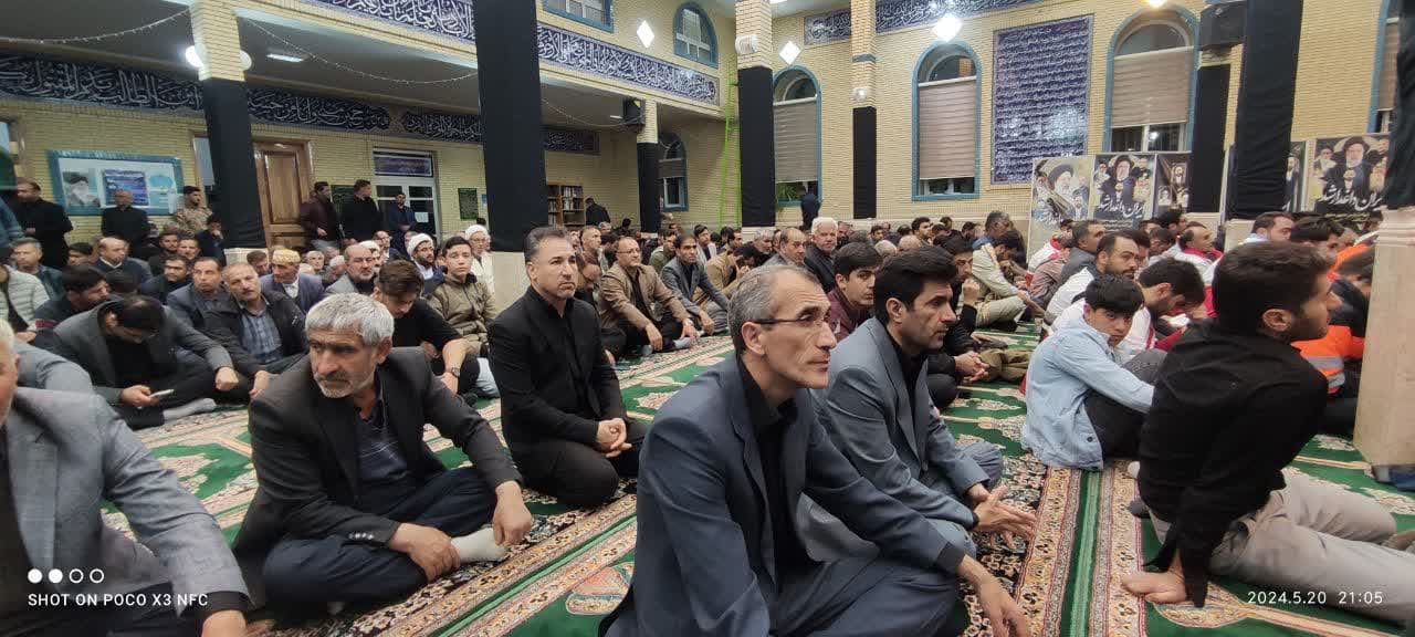 مراسم گرامیداشت شهادت شهید جمهور سیدالشهدای خدمت حضرت آیت الله سید ابراهیم رئیسی و همراهان در مسجد جامع شهرستان چالدران برگزار گردید .