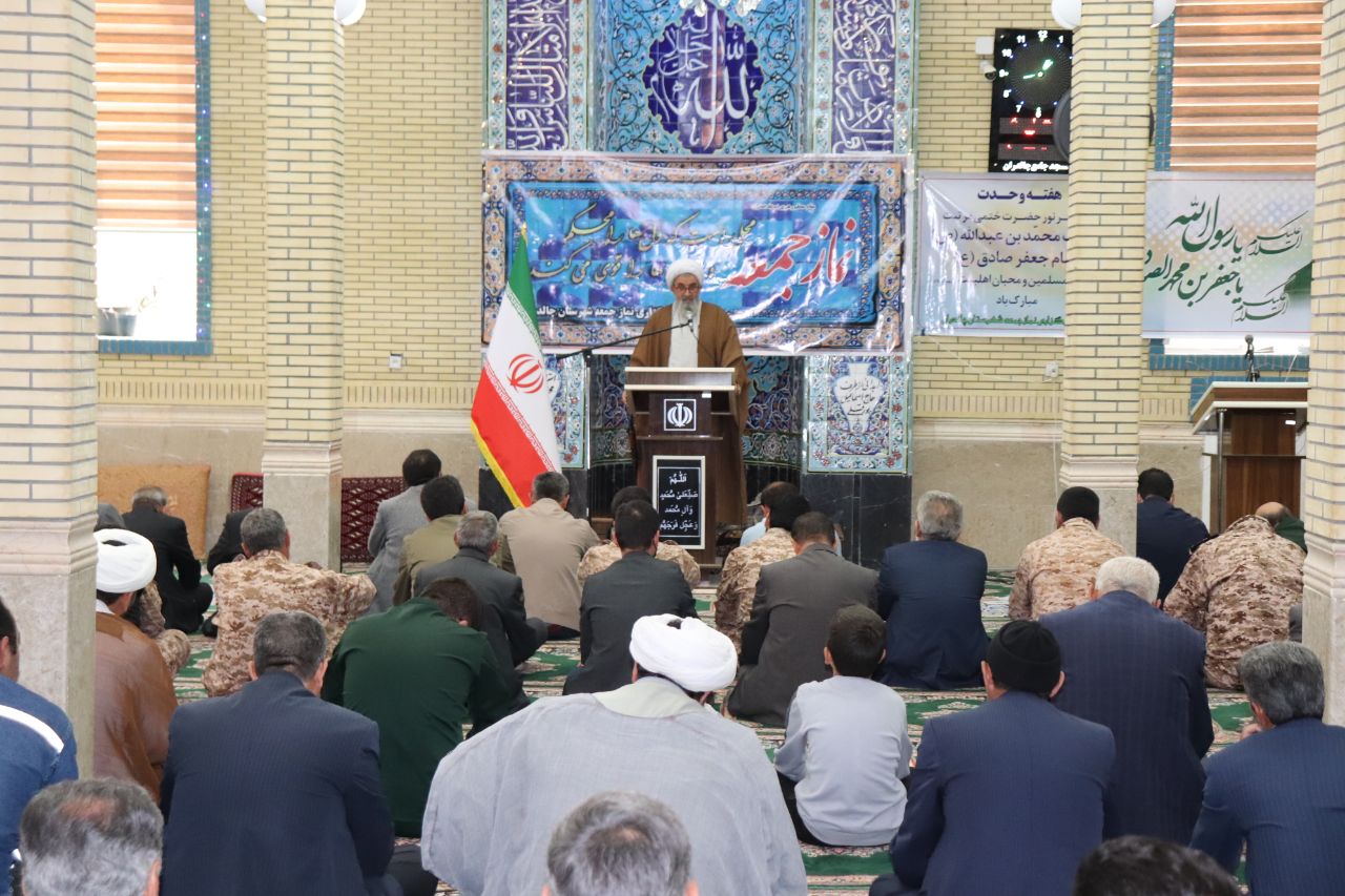 نماز عبادی سیاسی شهرستان چالدران با حضور معاون برنامه ریزی و هماهنگی امور عمرانی شهرستان چالدران